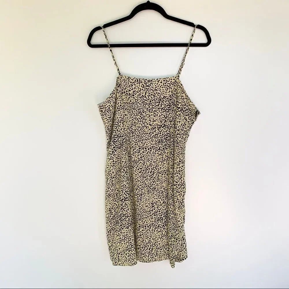 ✨ Volcom Gen Wow Leopard Print Dress✨ - Picture 7 of 9